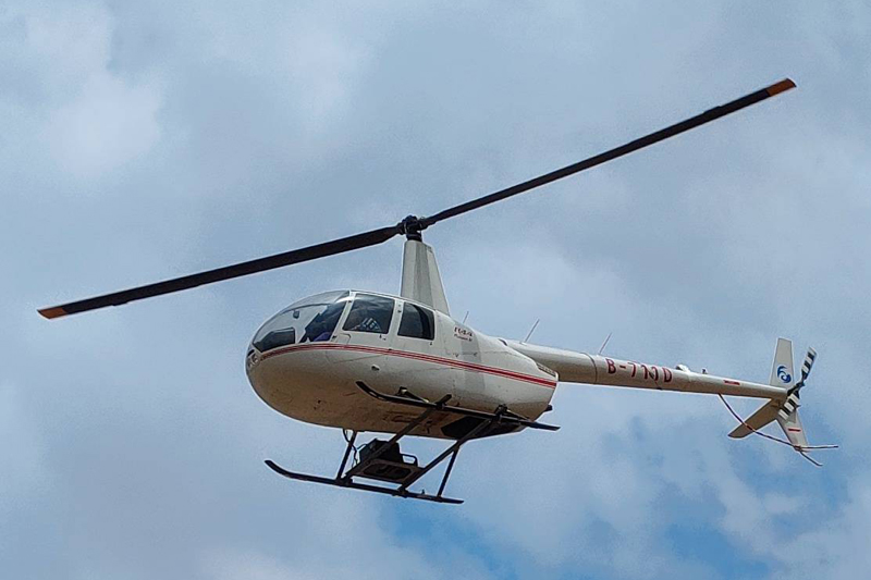 一架价值400万的直升机参加陕西汉中直升机空中巡查活动